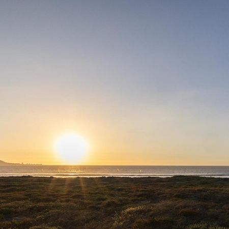 Ocean 9 - Sunset Beachfront Residency ケープタウン エクステリア 写真