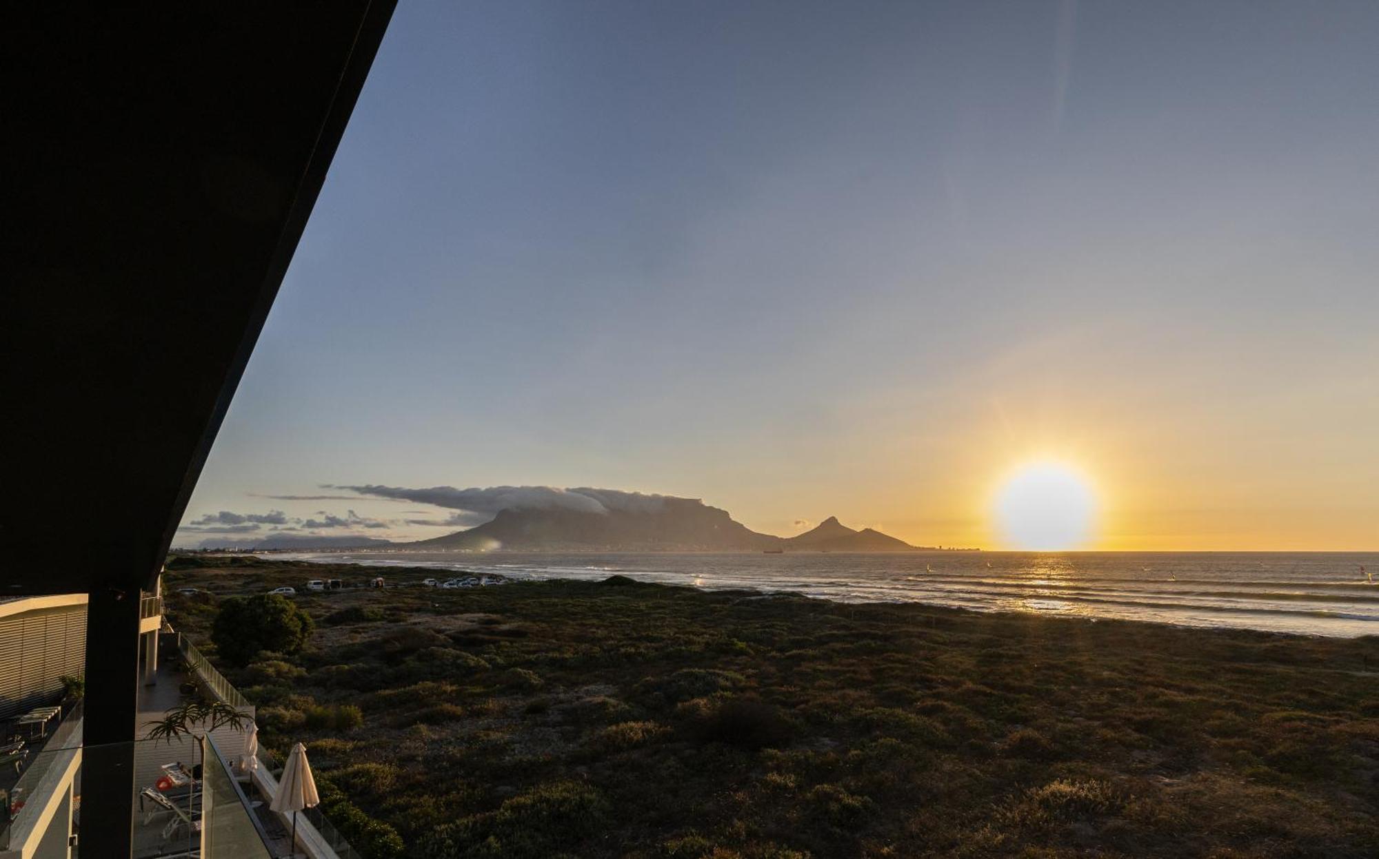 Ocean 9 - Sunset Beachfront Residency ケープタウン エクステリア 写真