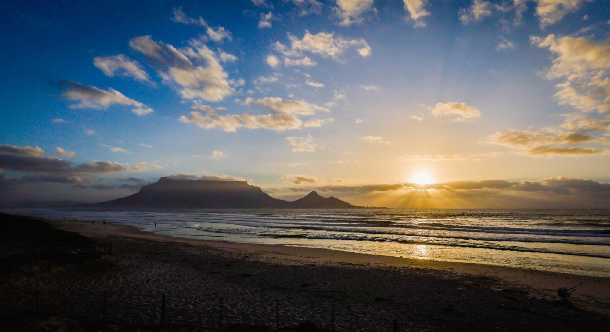 Ocean 9 - Sunset Beachfront Residency ケープタウン エクステリア 写真
